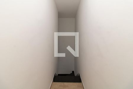 Casa para alugar com 70m², 2 quartos e 2 vagas Casa para alugar com 70m², 2 quartos e 2 vagasEscada
