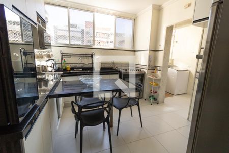 Apartamento à venda com 130m², 4 quartos e 1 vagaCozinha