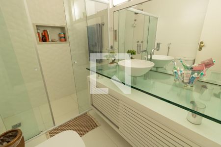Apartamento à venda com 130m², 4 quartos e 1 vagaBanheiro da Suíte