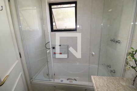 Apartamento à venda com 256m², 4 quartos e 3 vagasBanheiro da Suíte 2