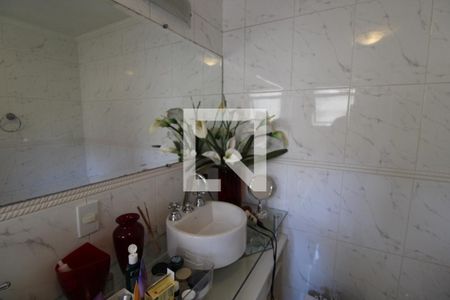 Apartamento à venda com 256m², 4 quartos e 3 vagasBanheiro da Suíte 1