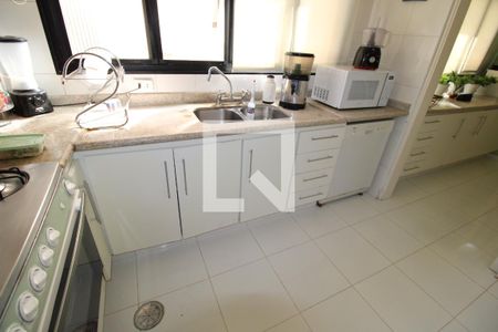 Apartamento à venda com 256m², 4 quartos e 3 vagasCozinha