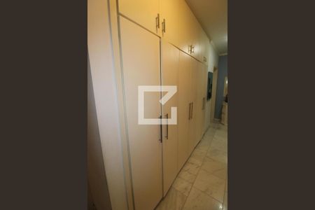 Apartamento à venda com 256m², 4 quartos e 3 vagasClosed