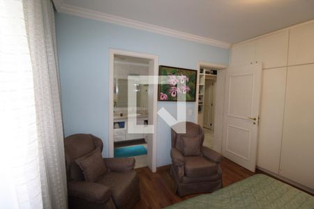 Apartamento à venda com 256m², 4 quartos e 3 vagasSuíte 2