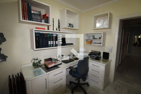 Apartamento à venda com 256m², 4 quartos e 3 vagasEscritório