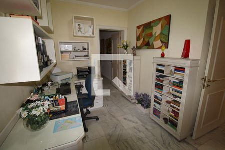 Apartamento à venda com 256m², 4 quartos e 3 vagasEscritório