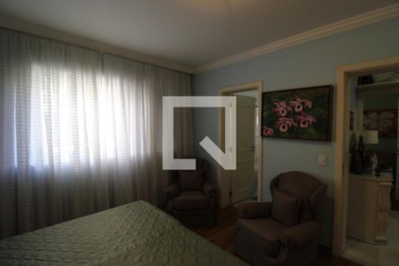 Apartamento à venda com 256m², 4 quartos e 3 vagasSuíte 2