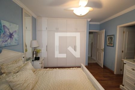 Apartamento à venda com 256m², 4 quartos e 3 vagasSuíte 1