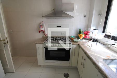 Apartamento à venda com 256m², 4 quartos e 3 vagasCozinha