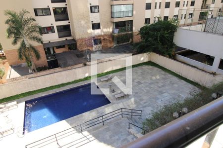 Apartamento à venda com 256m², 4 quartos e 3 vagasÁrea comum - Piscina