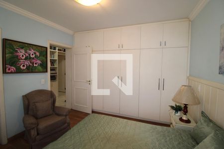 Apartamento à venda com 256m², 4 quartos e 3 vagasSuíte 2