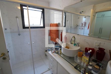 Apartamento à venda com 256m², 4 quartos e 3 vagasBanheiro da Suíte 1