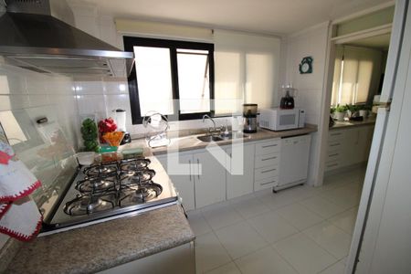 Apartamento à venda com 256m², 4 quartos e 3 vagasCozinha