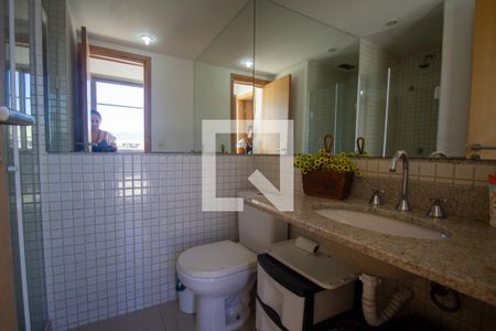 Apartamento à venda com 164m², 4 quartos e 2 vagasBanheiro Social da Cobertura