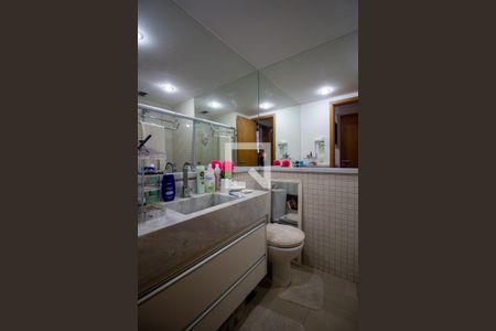 Apartamento à venda com 164m², 4 quartos e 2 vagasBanheiro da Suíte 1