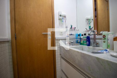 Apartamento à venda com 164m², 4 quartos e 2 vagasBanheiro da Suíte 1