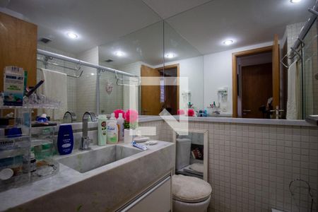 Apartamento à venda com 164m², 4 quartos e 2 vagasBanheiro da Suíte 1