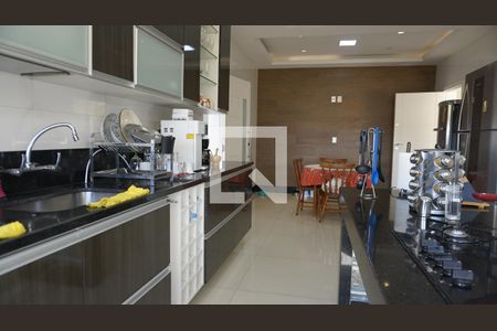 Casa de condomínio à venda com 563m², 6 quartos e 4 vagasCozinha