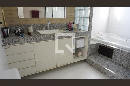 Casa de condomínio à venda com 563m², 6 quartos e 4 vagasBanheiro - Suite 5