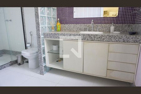 Casa de condomínio à venda com 563m², 6 quartos e 4 vagasBanheiro - Suite 3