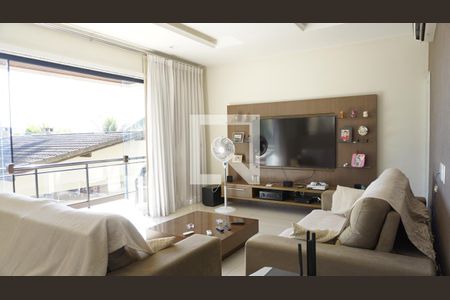 Casa de condomínio à venda com 563m², 6 quartos e 4 vagasSala de TV