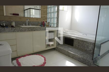 Casa de condomínio à venda com 563m², 6 quartos e 4 vagasBanheiro - Suite 5