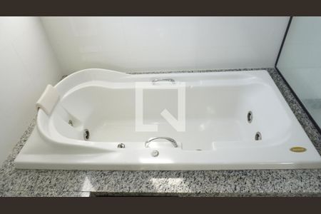 Casa de condomínio à venda com 563m², 6 quartos e 4 vagasBanheiro - Suite 5