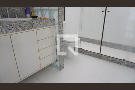 Casa de condomínio à venda com 563m², 6 quartos e 4 vagasBanheiro - Suite 4