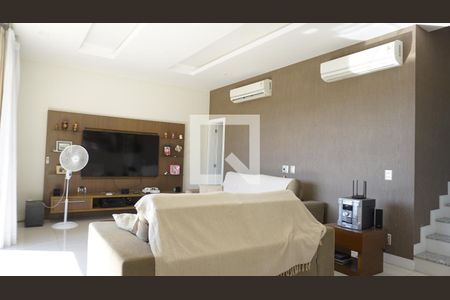 Casa de condomínio à venda com 563m², 6 quartos e 4 vagasSala de TV