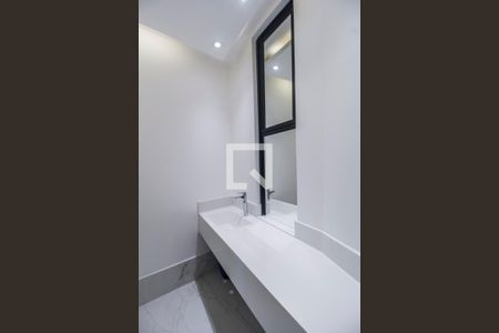 Casa de condomínio à venda com 540m², 4 quartos e 4 vagasLavabo