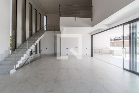 Casa de condomínio à venda com 540m², 4 quartos e 4 vagasSala