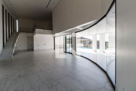 Casa de condomínio à venda com 540m², 4 quartos e 4 vagasSala