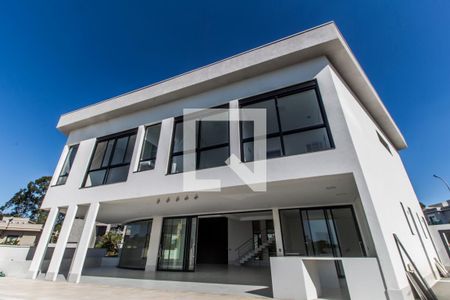 Casa de condomínio à venda com 540m², 4 quartos e 4 vagasFachada