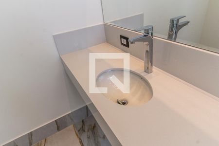 Casa de condomínio à venda com 540m², 4 quartos e 4 vagasDetalhe do Banheiro da Suite