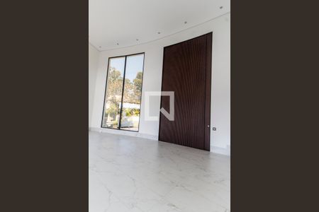 Casa de condomínio à venda com 540m², 4 quartos e 4 vagasEntrada