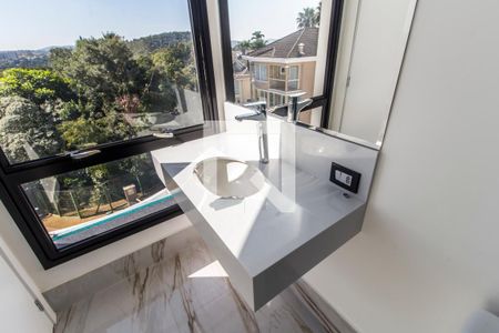 Casa de condomínio à venda com 540m², 4 quartos e 4 vagasBanheiro da Suíte 2