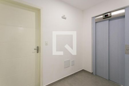 Studio para alugar com 33m², 1 quarto e sem vaga Studio para alugar com 33m², 1 quarto e sem vagaÁrea Comum - Elevador