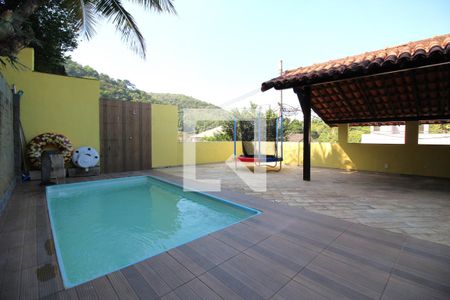 Casa de condomínio à venda com 320m², 5 quartos e 2 vagasÁrea Externa Piscina
