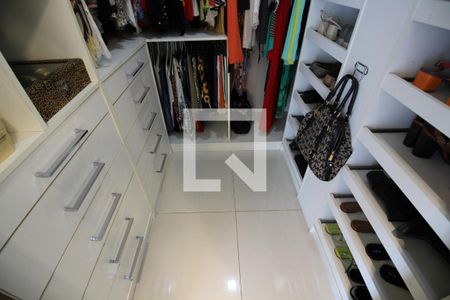 Casa de condomínio à venda com 320m², 5 quartos e 2 vagasQuarto 4 Closet da Suíte Principal