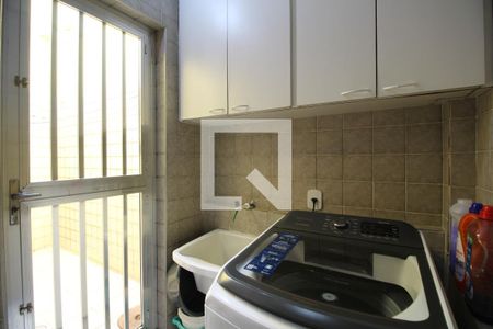 Casa de condomínio à venda com 320m², 5 quartos e 2 vagasÁrea de Serviço