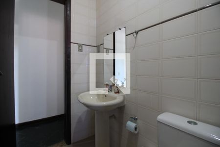 Casa de condomínio à venda com 320m², 5 quartos e 2 vagasBanheiro Social 2