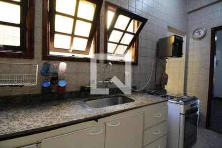 Casa de condomínio à venda com 320m², 5 quartos e 2 vagasCozinha