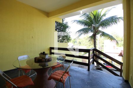 Casa de condomínio à venda com 320m², 5 quartos e 2 vagasSala Varanda