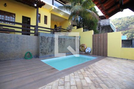 Casa de condomínio à venda com 320m², 5 quartos e 2 vagasÁrea Externa Piscina