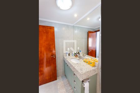 Apartamento à venda com 125m², 3 quartos e 2 vagas Apartamento à venda com 125m², 3 quartos e 2 vagasBanheiro da Suíte