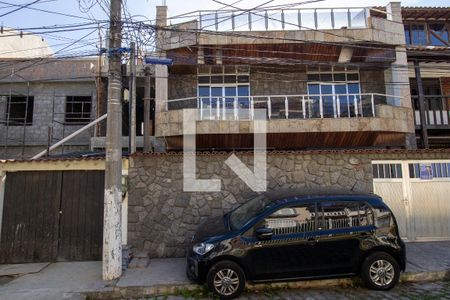 Casa de condomínio à venda com 249m², 3 quartos e 3 vagasFachada