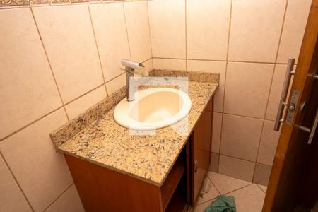 Casa de condomínio à venda com 249m², 3 quartos e 3 vagasBanheiro primeiro piso