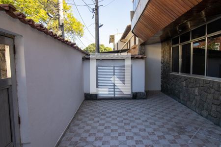 Casa de condomínio à venda com 249m², 3 quartos e 3 vagasQuintal