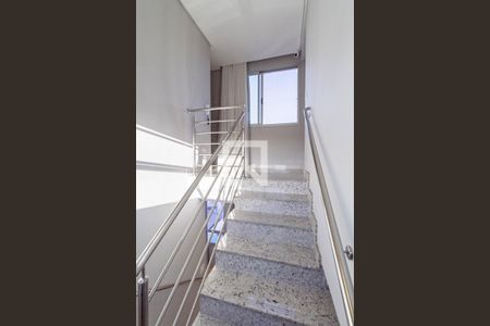 Apartamento para alugar com 198m², 3 quartos e 4 vagasEscada