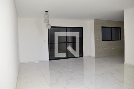 Sala de casa para alugar com 3 quartos, 152m² em Xaxim, Curitiba